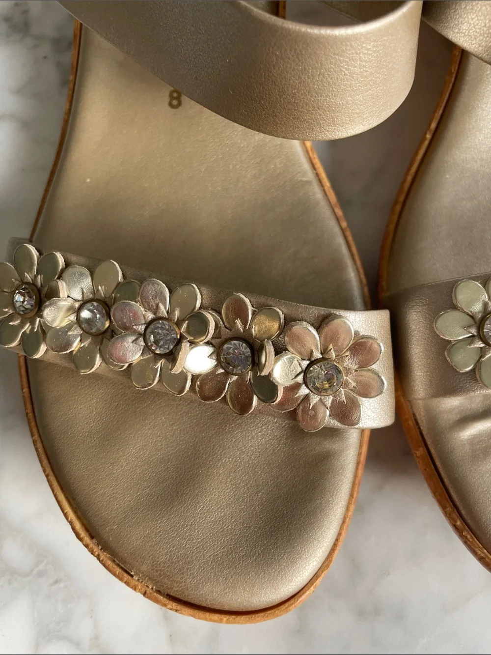 Italian Shoemakers Gold Metallic Floral Wedge Sandals size 8